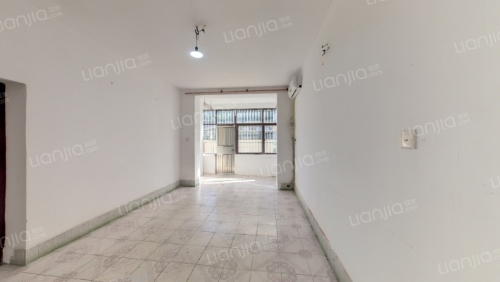 中心里二手房实景图