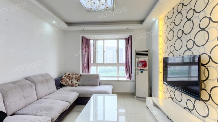 冠城大通蓝郡二手房实景图