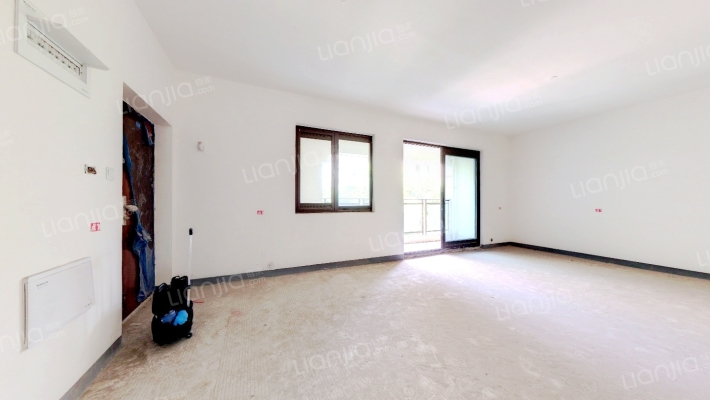 荣盛锦绣南山C区二手房实景图