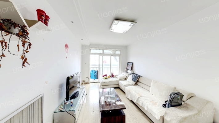 百通依山小居二手房实景图