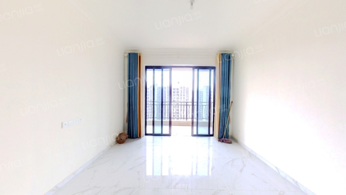 碧桂园凤凰湾右里苑二手房实景图