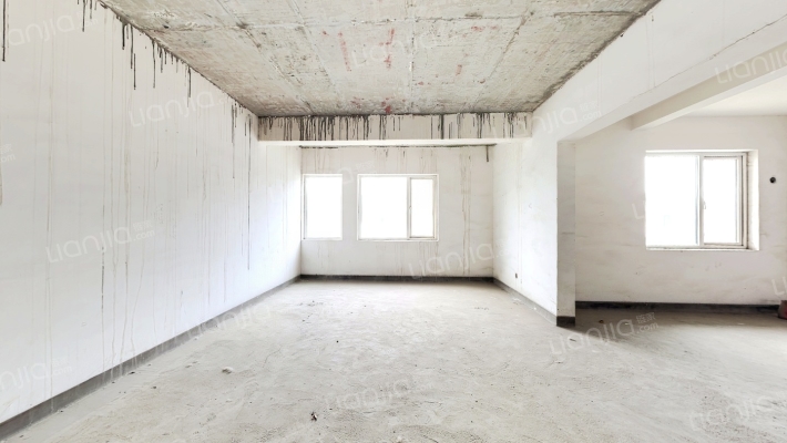 卧龙丽景湾二期二手房实景图