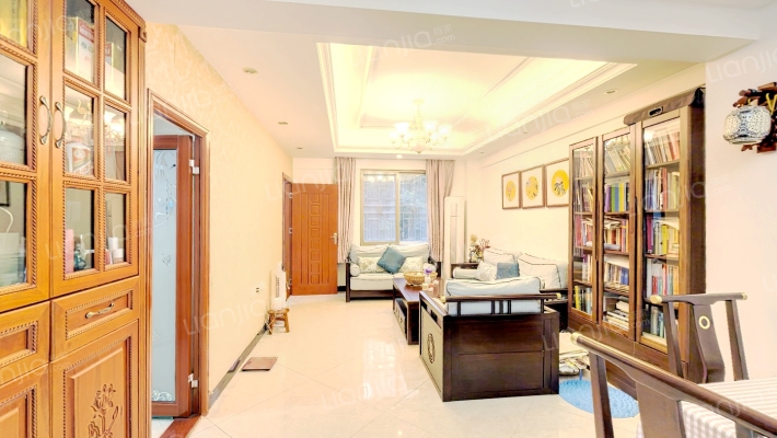 嘉怡花苑二手房实景图