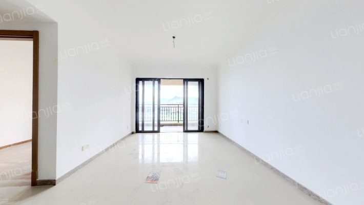 富力湾四期二手房实景图