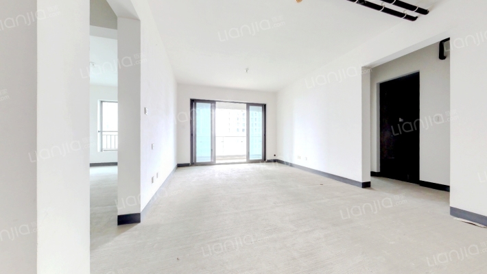 复地金融岛二手房实景图