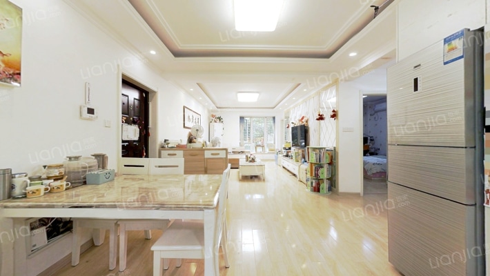 东郊小镇第五街区二手房实景图