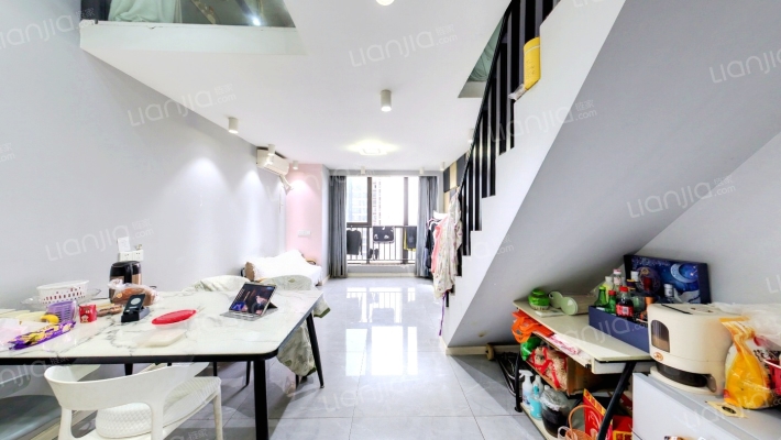 和泓四季E区二手房实景图