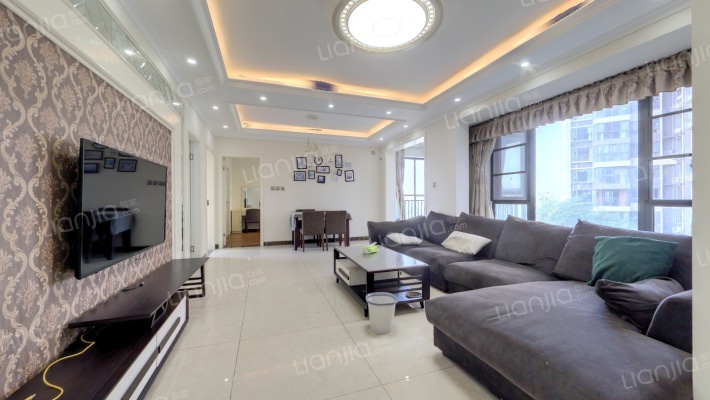 花样年龙年国际中心二手房实景图