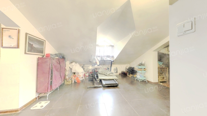 汇富名仕居二手房实景图