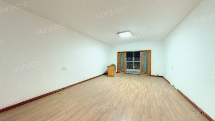 蓝天雅苑二手房实景图