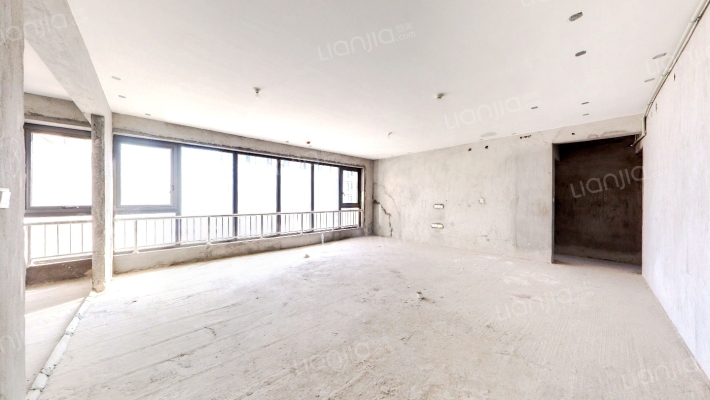 华尔顿1275二手房实景图