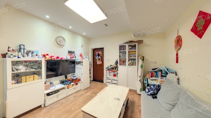 新南中心二手房实景图