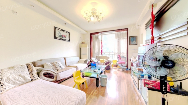 天彩菁华二手房实景图