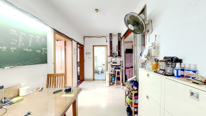 城市公寓二手房实景图