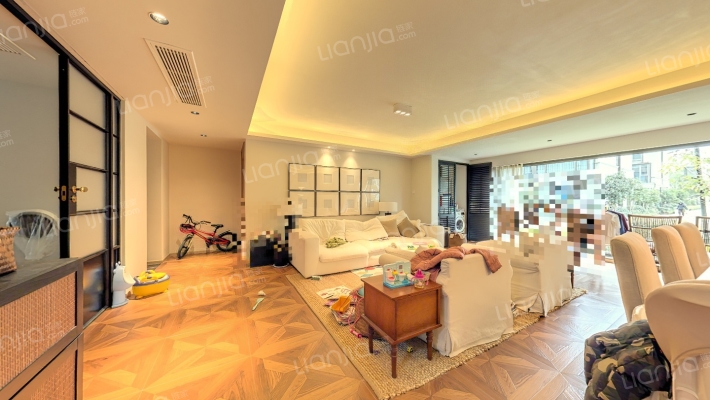 九龙仓逅湾花园二手房实景图