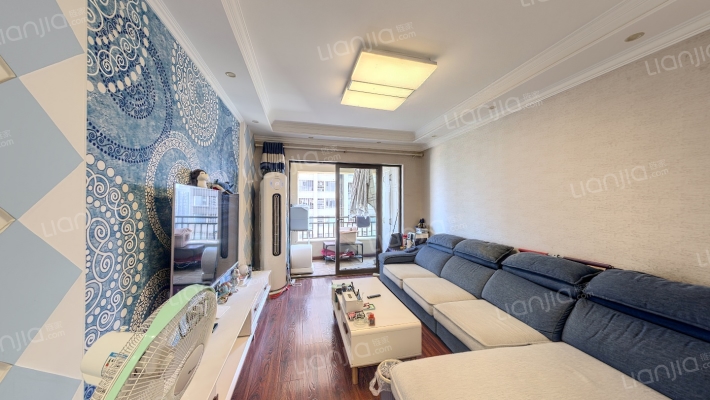 绿地海外滩罗丹公馆二手房实景图