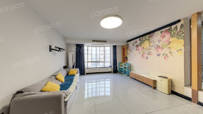 四季美景二手房实景图