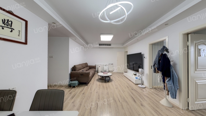 东方天郡东区二手房实景图