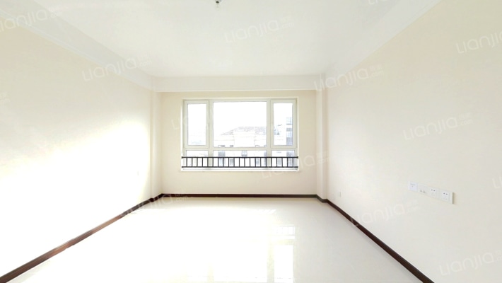 保利罗兰A4区二手房实景图