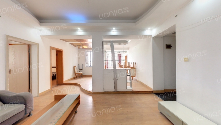 荣泰小区二手房实景图