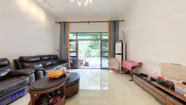 上城湾畔C区别墅二手房实景图