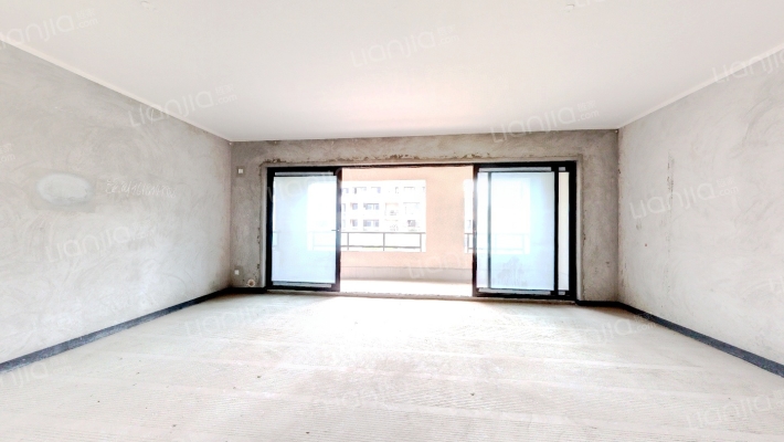 鲁能泰山7号八街区二手房实景图