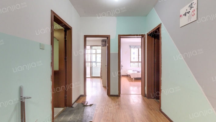 领势学府二手房实景图