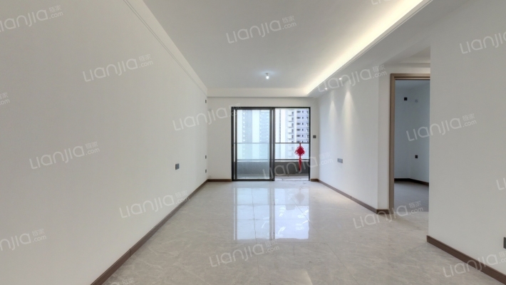 越秀龙湖天樾二手房实景图