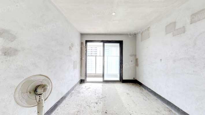 防城港彰泰观江海二手房实景图