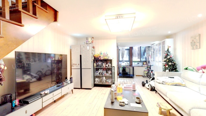 荷里活二手房实景图