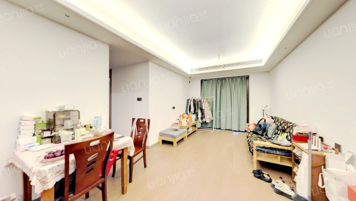 美的云樾二手房实景图