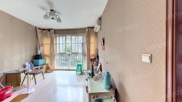 彩色奥邻二手房实景图