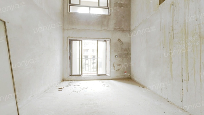 华美翡丽山一期二手房实景图