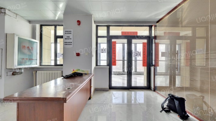 鲁商铂悦公馆二手房实景图