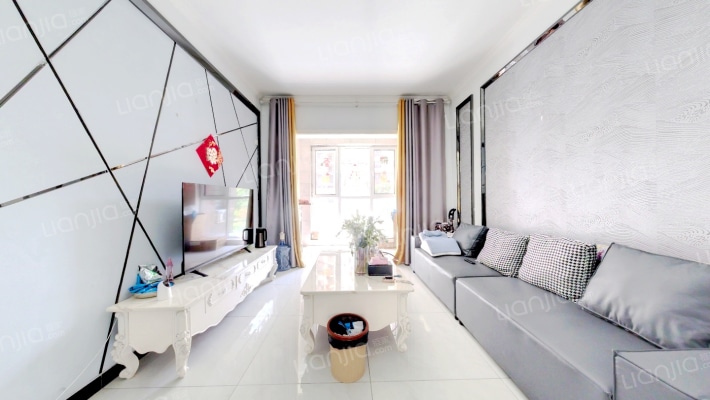 白金汉府二手房实景图