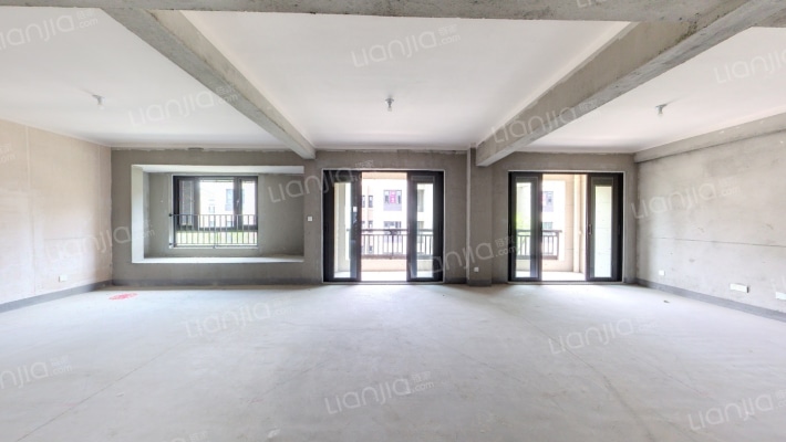 融创银城滴翠园南区二手房实景图