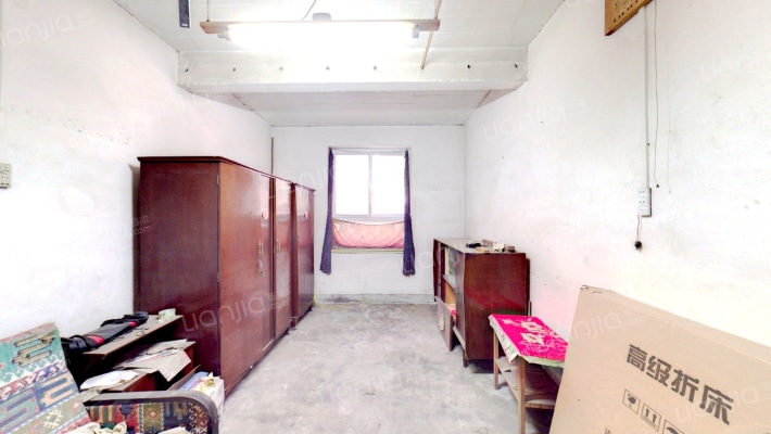 新华路(体育馆街)二手房实景图