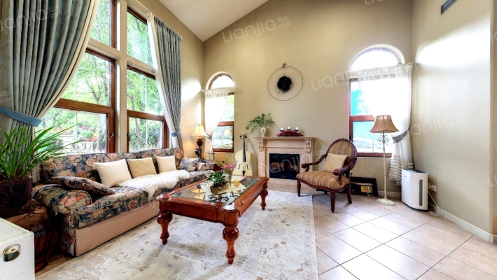 麓山国际逸翠谷二手房实景图