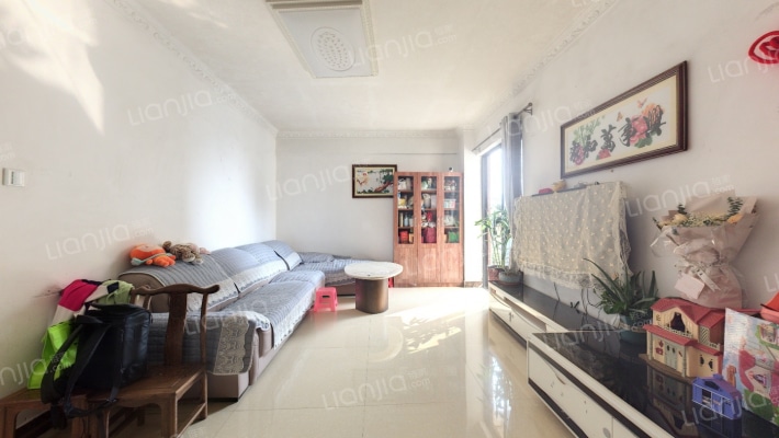 金威名苑二手房实景图