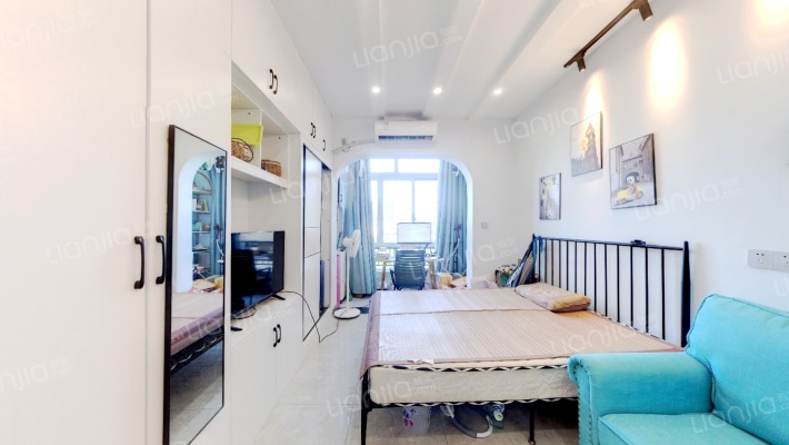 西城湖景二手房实景图