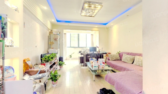 圣卡洛铂庭二手房实景图