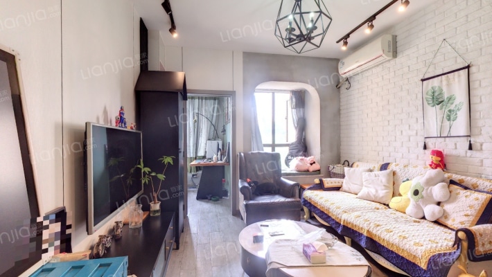 蓝光御江台二手房实景图