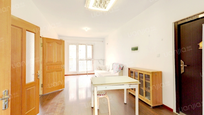 光伸卧龙港湾二手房实景图