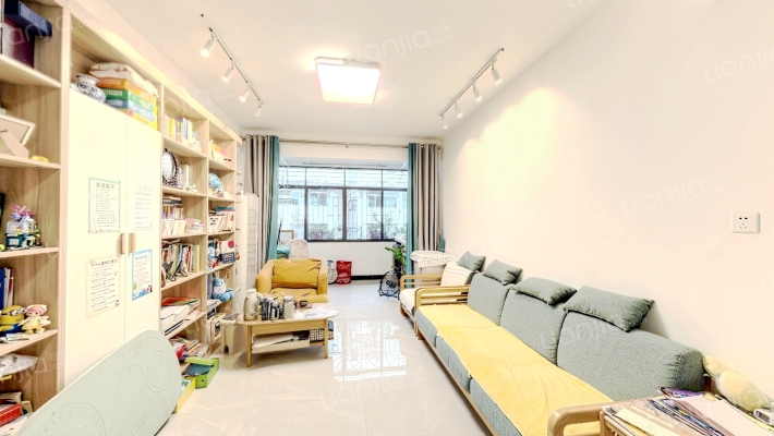 建设局115号宿舍二手房实景图