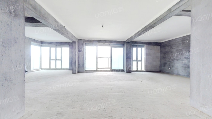 蓝色春江二手房实景图