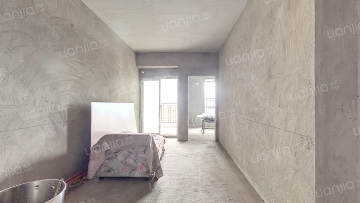 龙润尚城B区二手房实景图