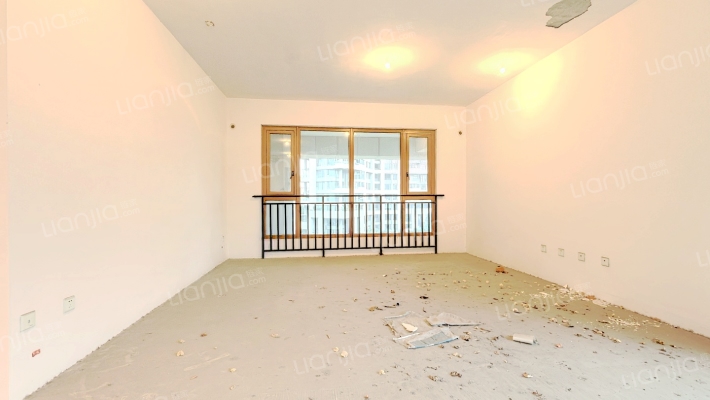 麓山国际茵特拉肯B区二手房实景图