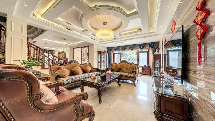 乔爱别墅二手房实景图