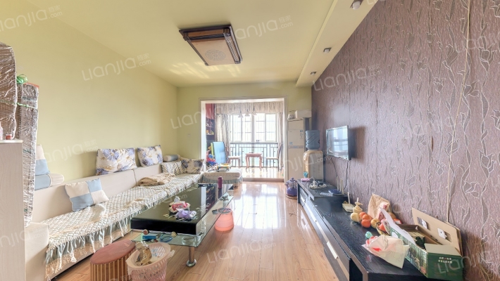 映日荷花二手房实景图