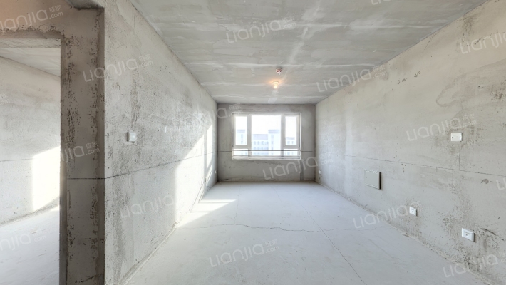 亚泰蒲岸公馆二手房实景图